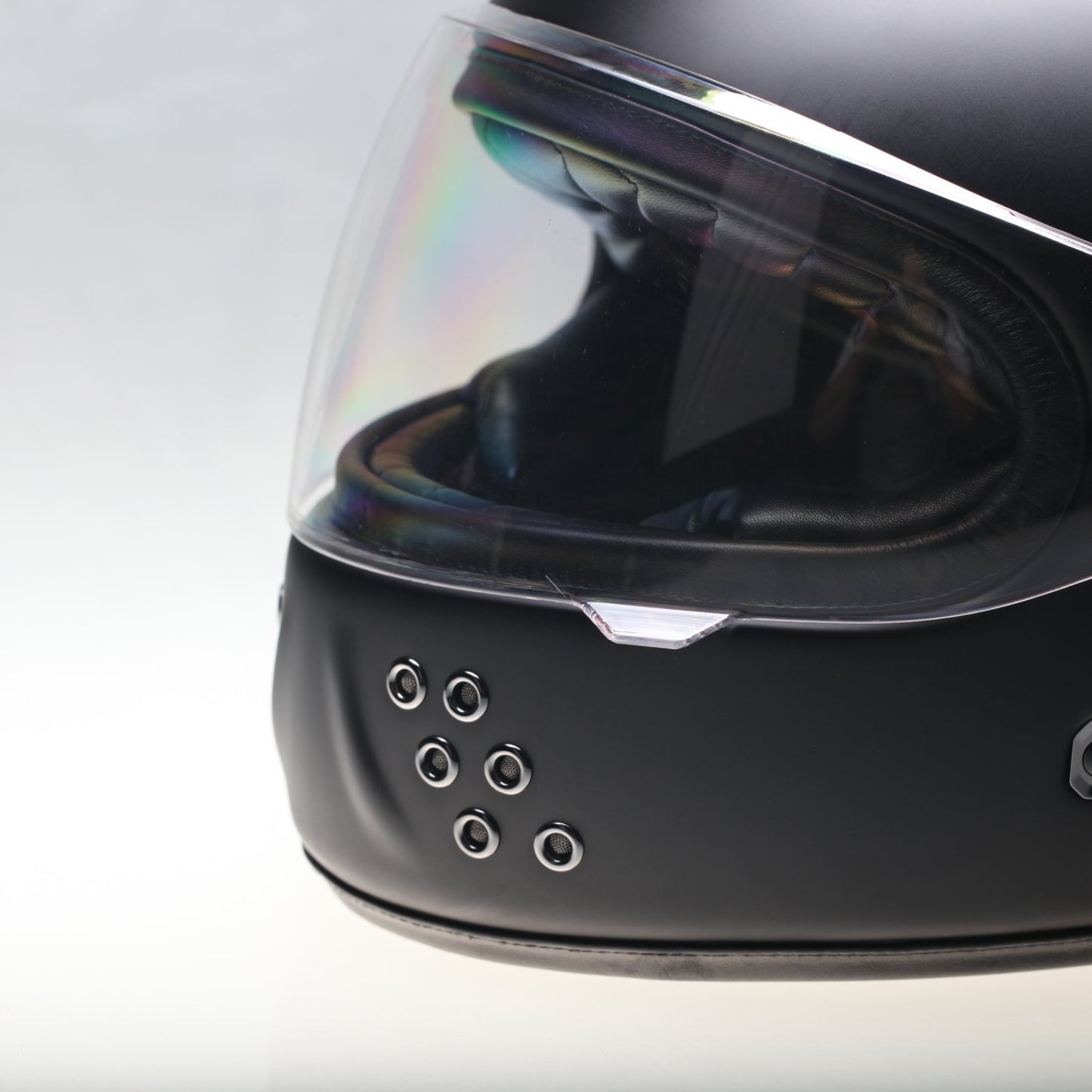 Alexander Guang Full Face 2.0 motorcycle helmet with snap-down visor, aerodynamic design.