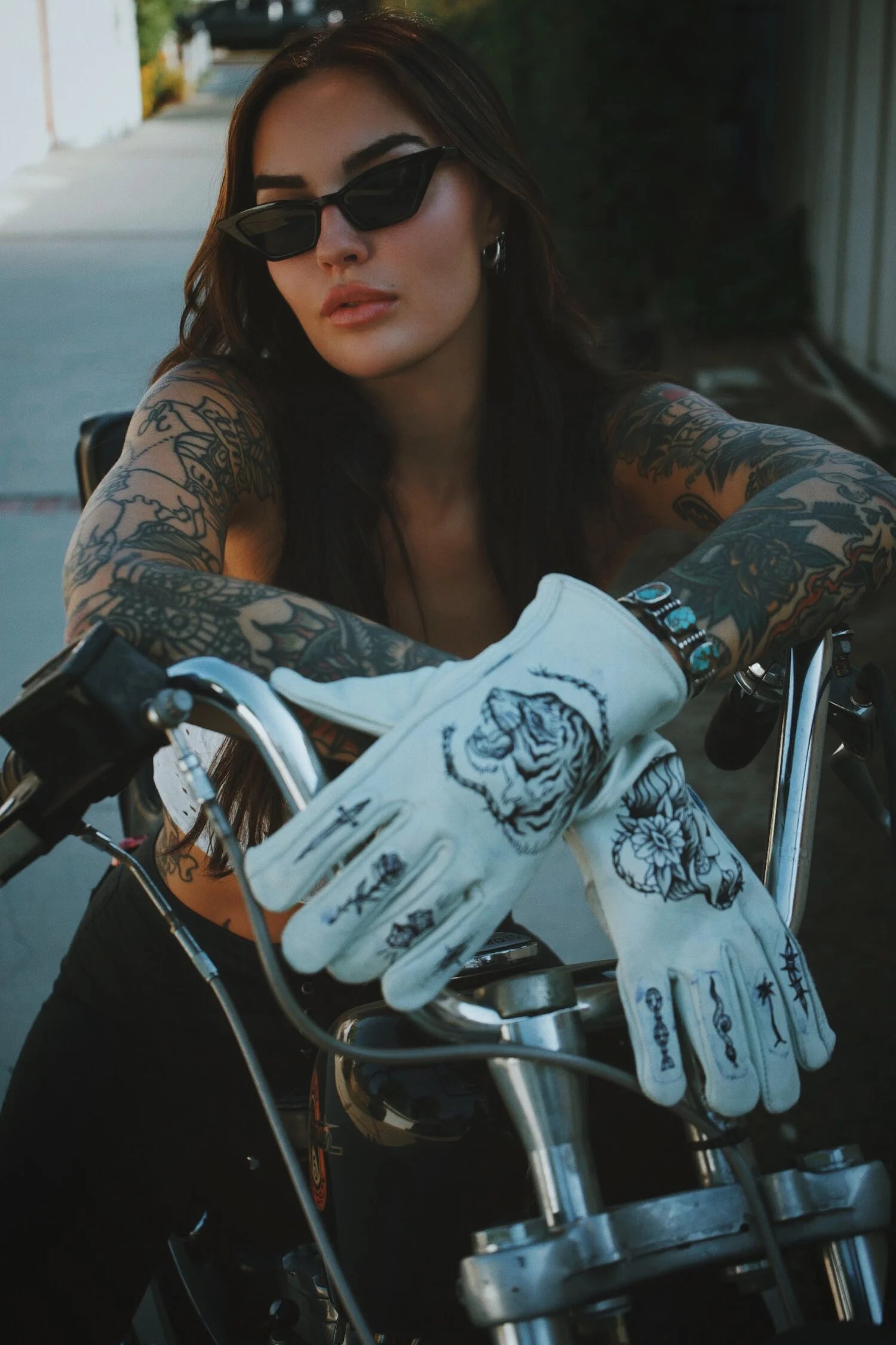 MARA TATTOO GLOVES