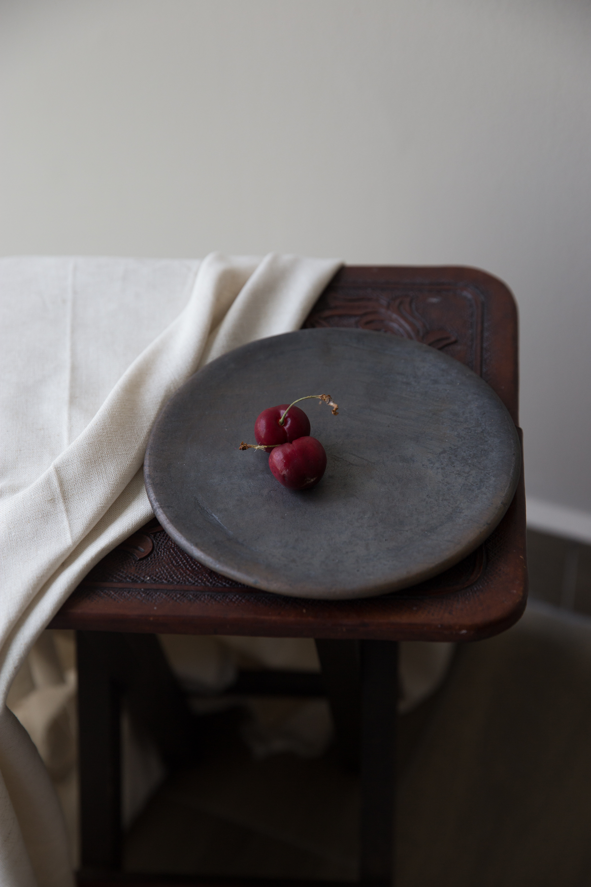 PALO SANTO Black Clay Salad Plate