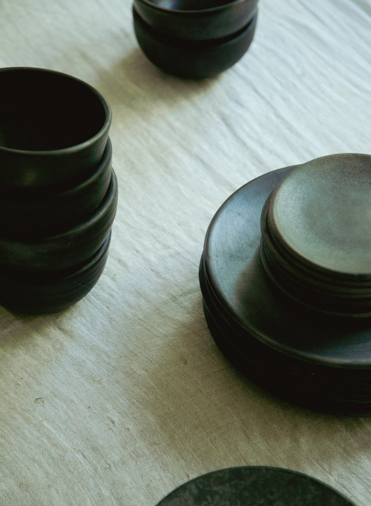 PALO SANTO Black Clay Small Plate