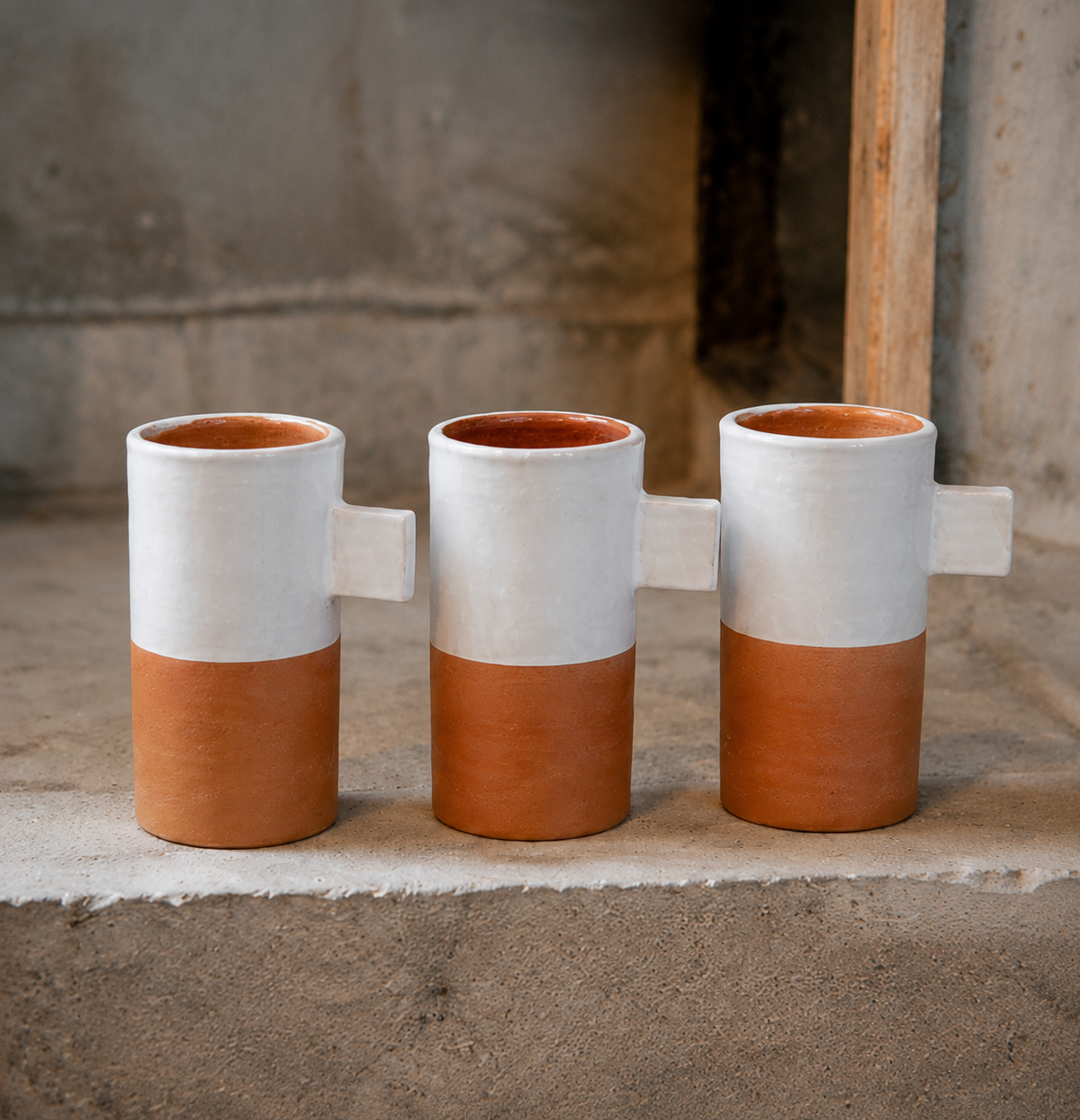 PALO SANTO Barro Serving Pitcher