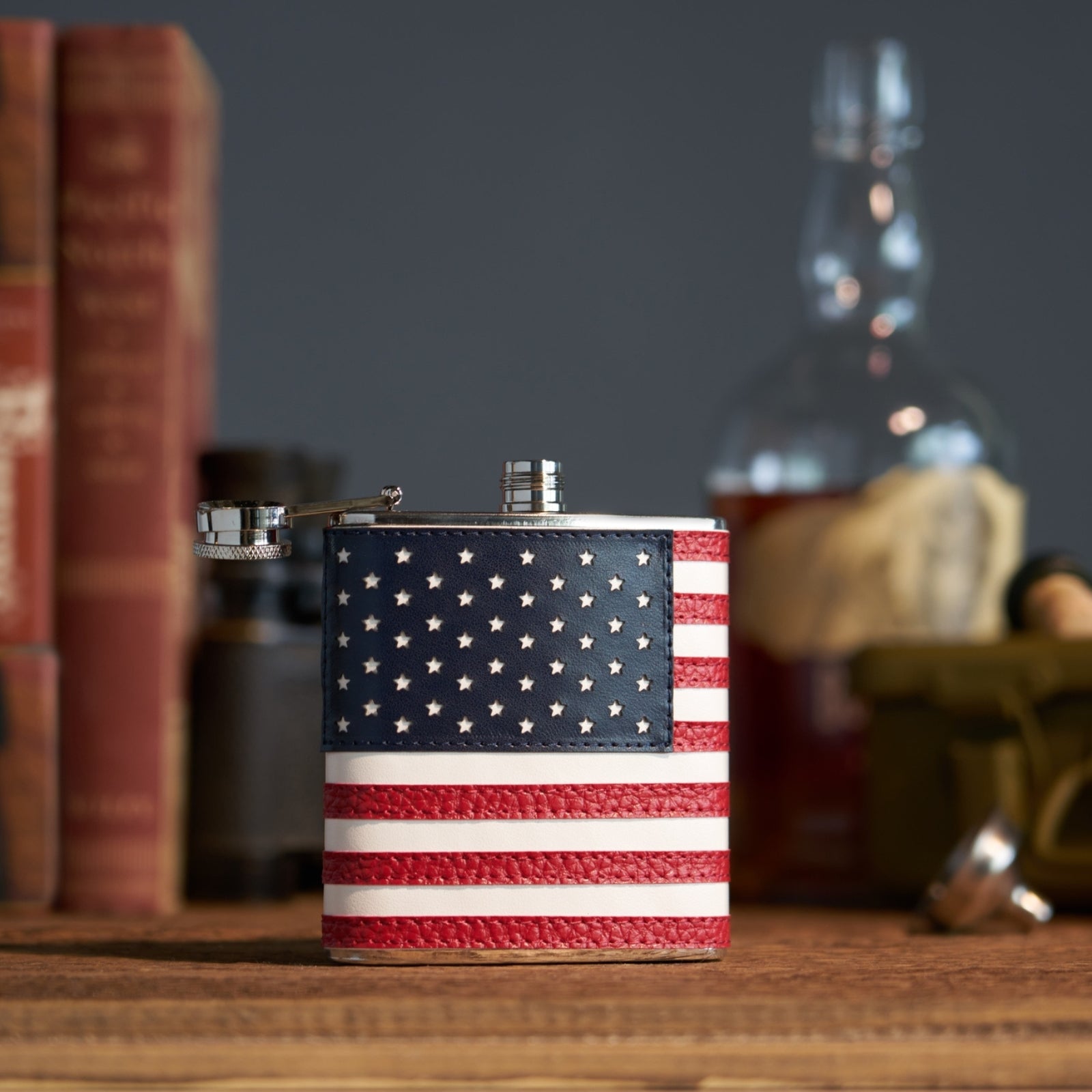 American flag flask, patriotic design, stainless steel flask with USA flag, perfect for 4th of July and outdoor events.