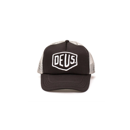 Black and white Deus Ex Machina Badlands hat with bold logo, designed for adventure and style, featuring rugged outdoor appeal.