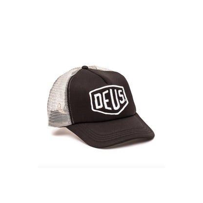Black and white Deus Ex Machina Badlands hat with bold logo, designed for adventure and style, featuring rugged outdoor appeal.