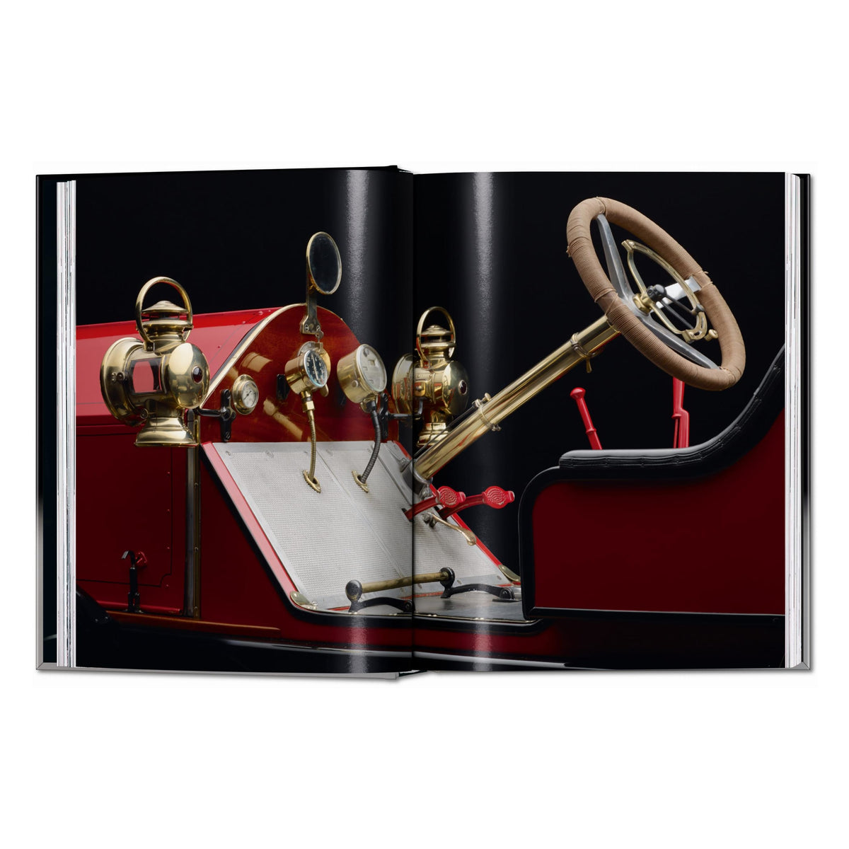 Sports Cars. 45th Ed. (English)
