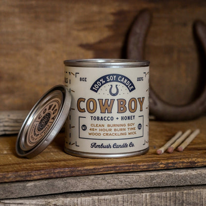 100% eco-friendly, vegan, and recyclable rugged candle with honey and tobacco scents, featuring sustainable packaging.