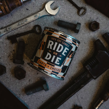 100% eco-friendly, vegan, and recyclable rugged candle with earth, embers and clove scents, featuring sustainable packaging.