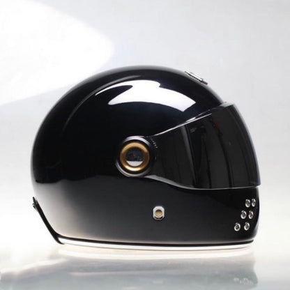 Alexander Guang Full Face 2.0 motorcycle helmet with snap-down visor, aerodynamic design.