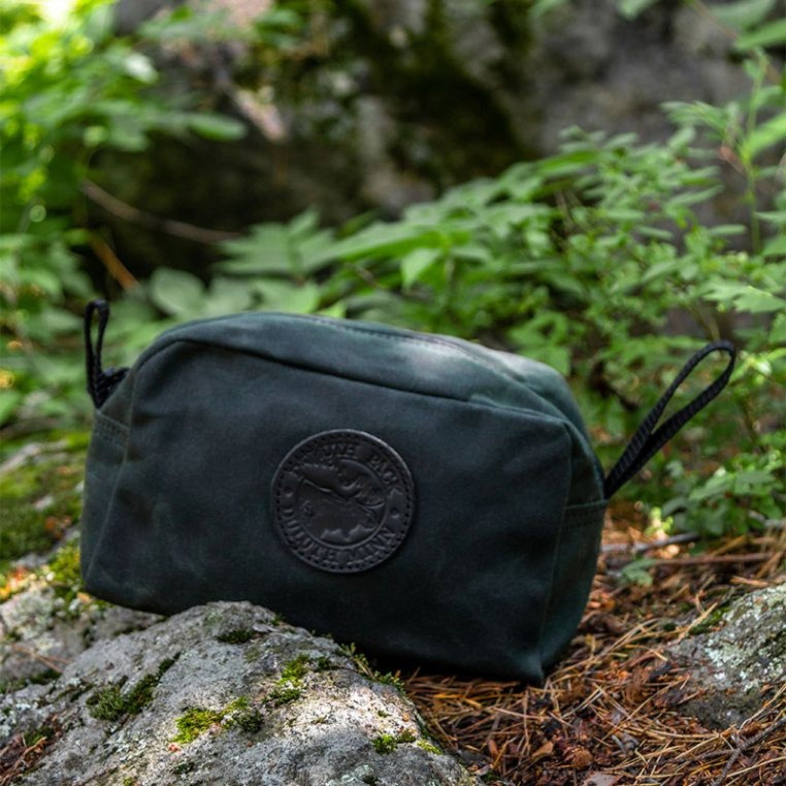 Compact grab-and-go bag for everyday essentials like keys, wallet, phone, and a water bottle, perfect for quick and convenient access.
