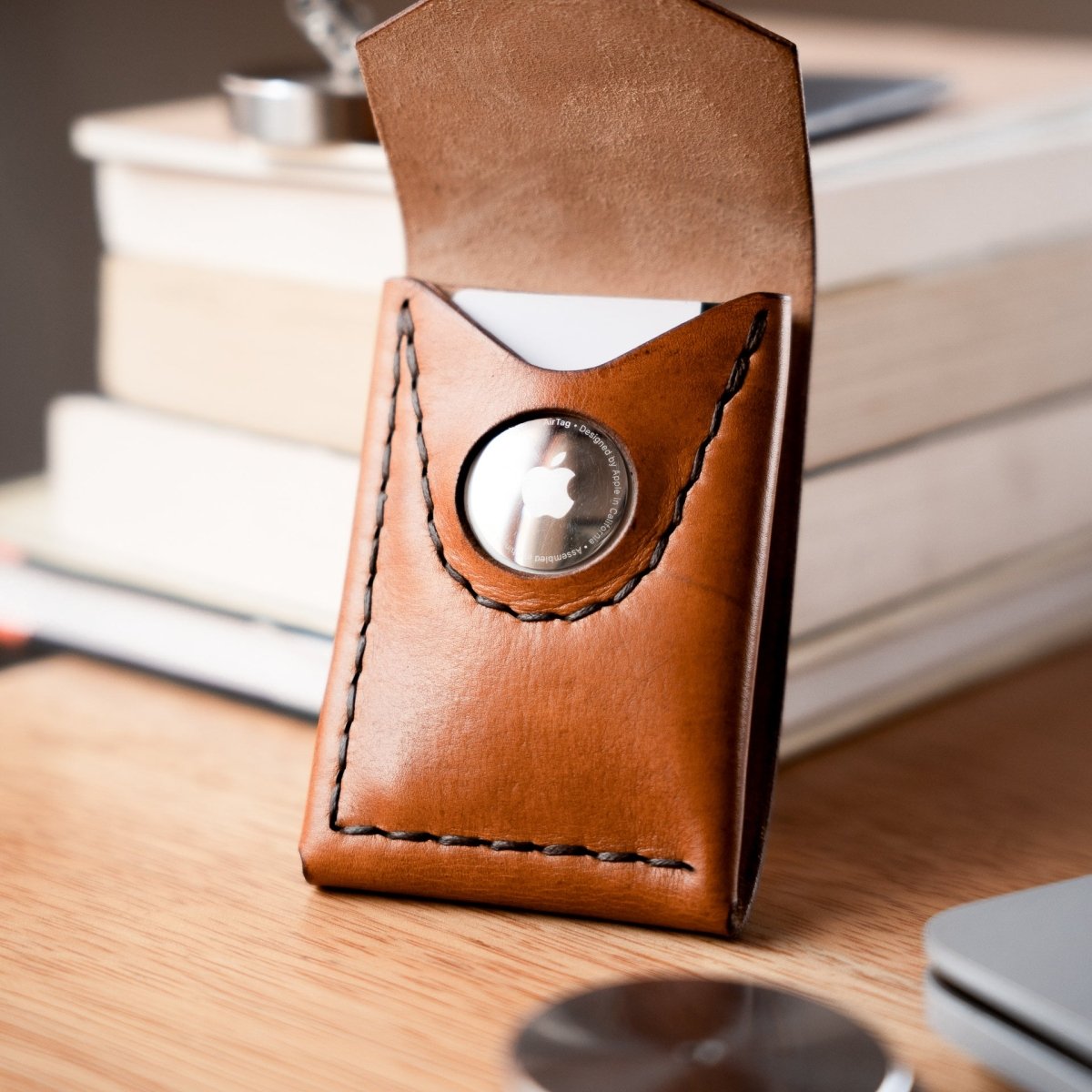 Oldis Five: AirTag Wallet
