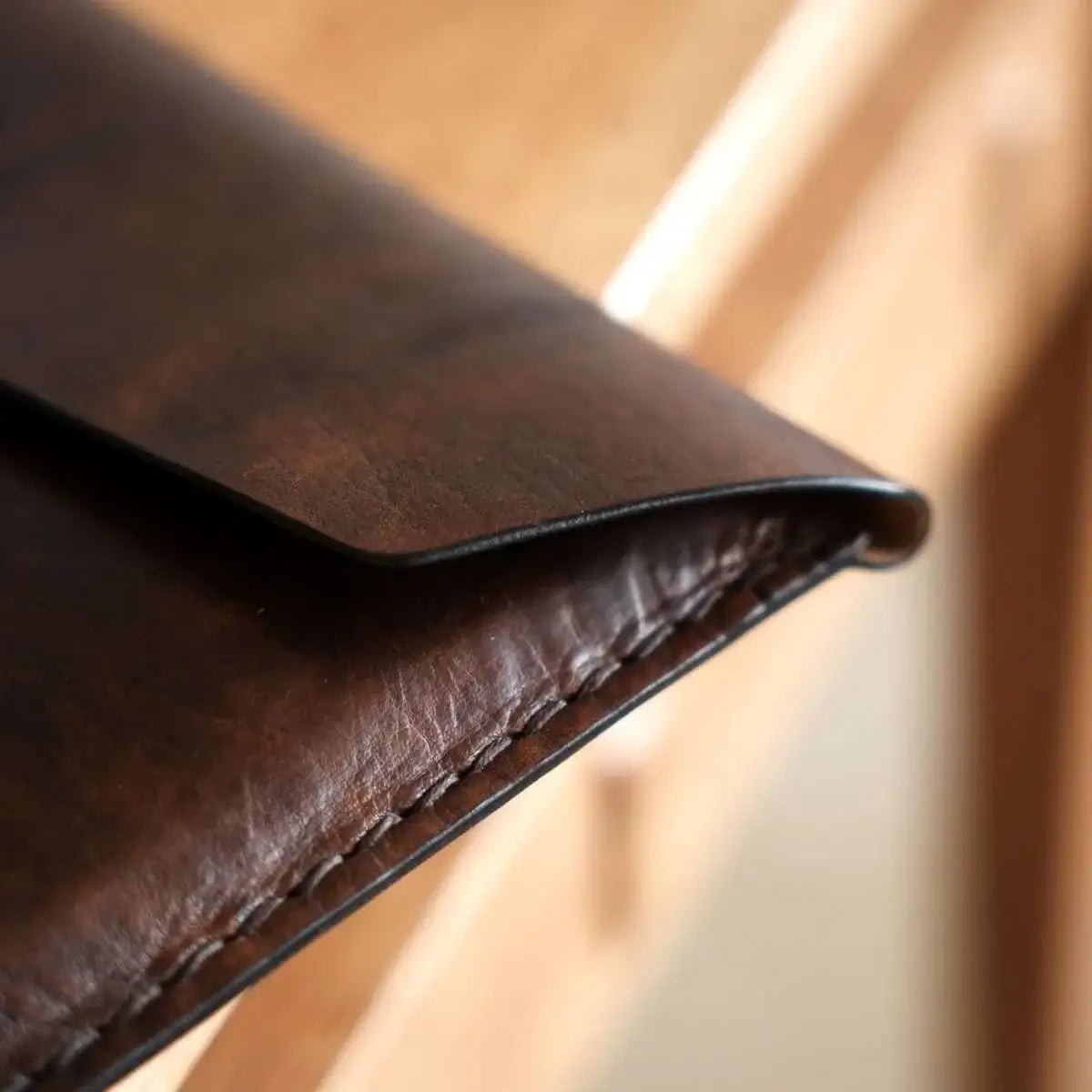 Oldis LC1: Leather Laptop Case