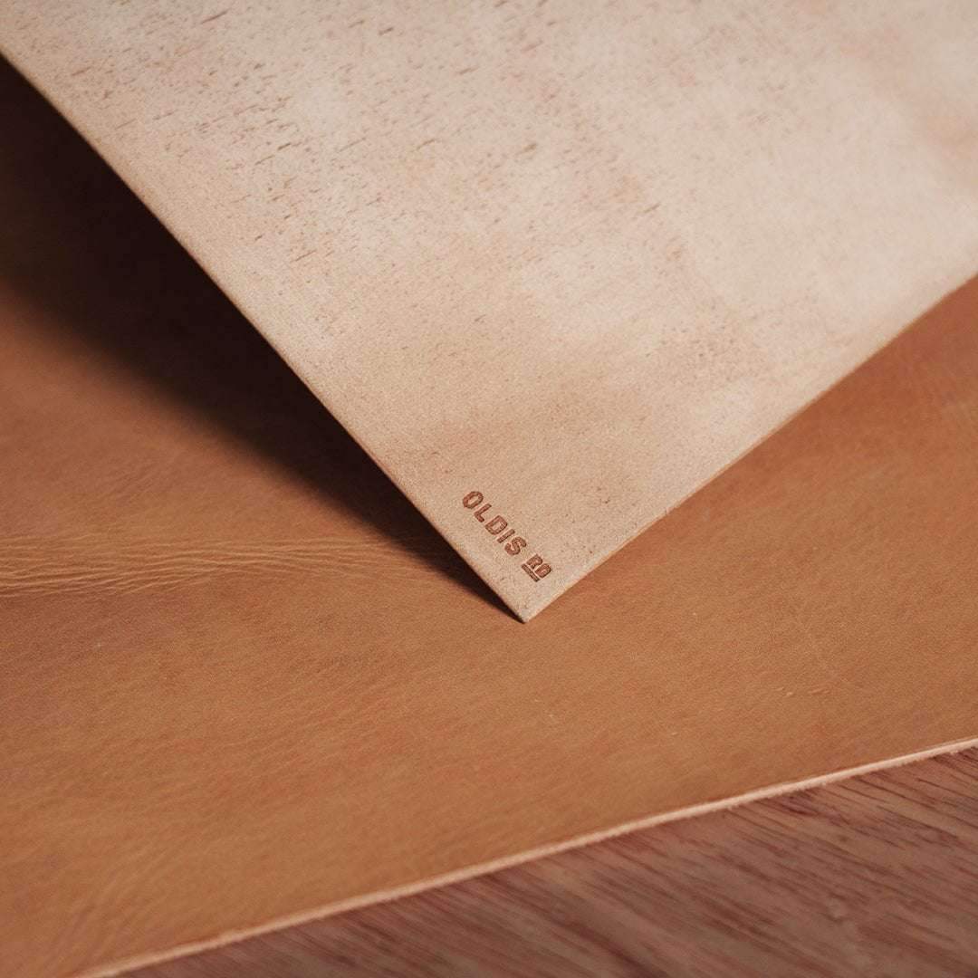 Oldis P1: Leather Desk Pad