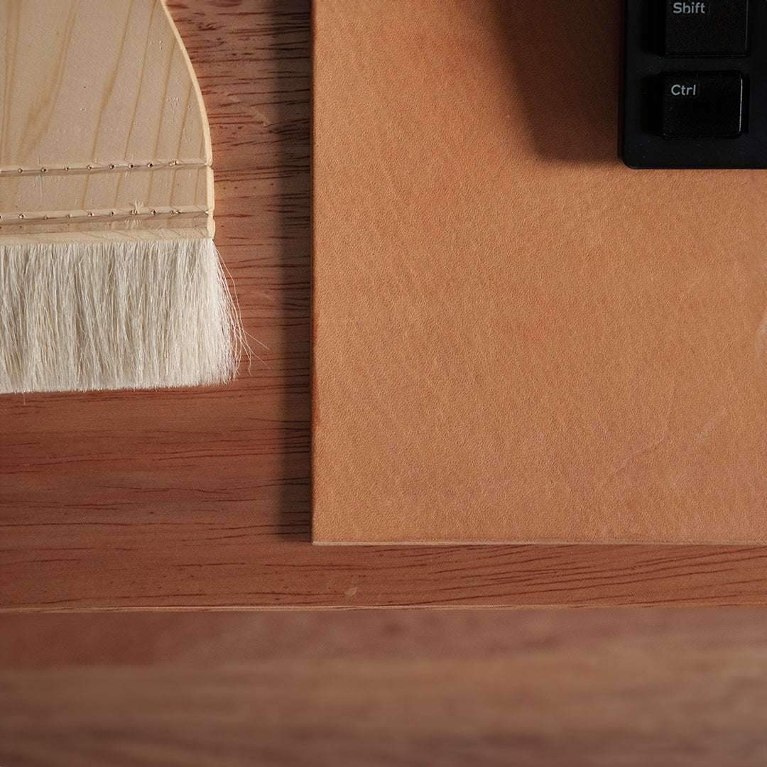 Oldis P1: Leather Desk Pad