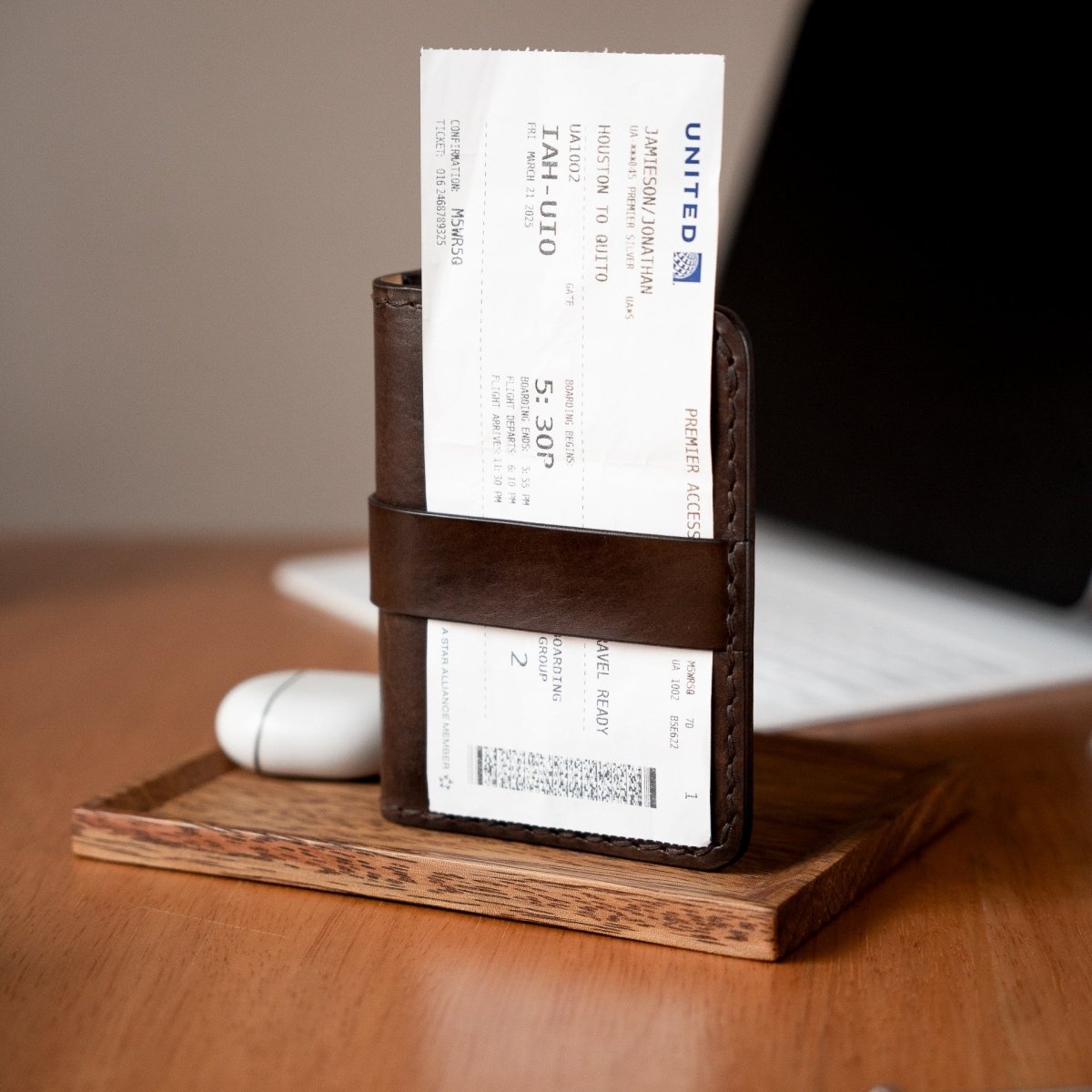 Oldis T1: Passport Wallet