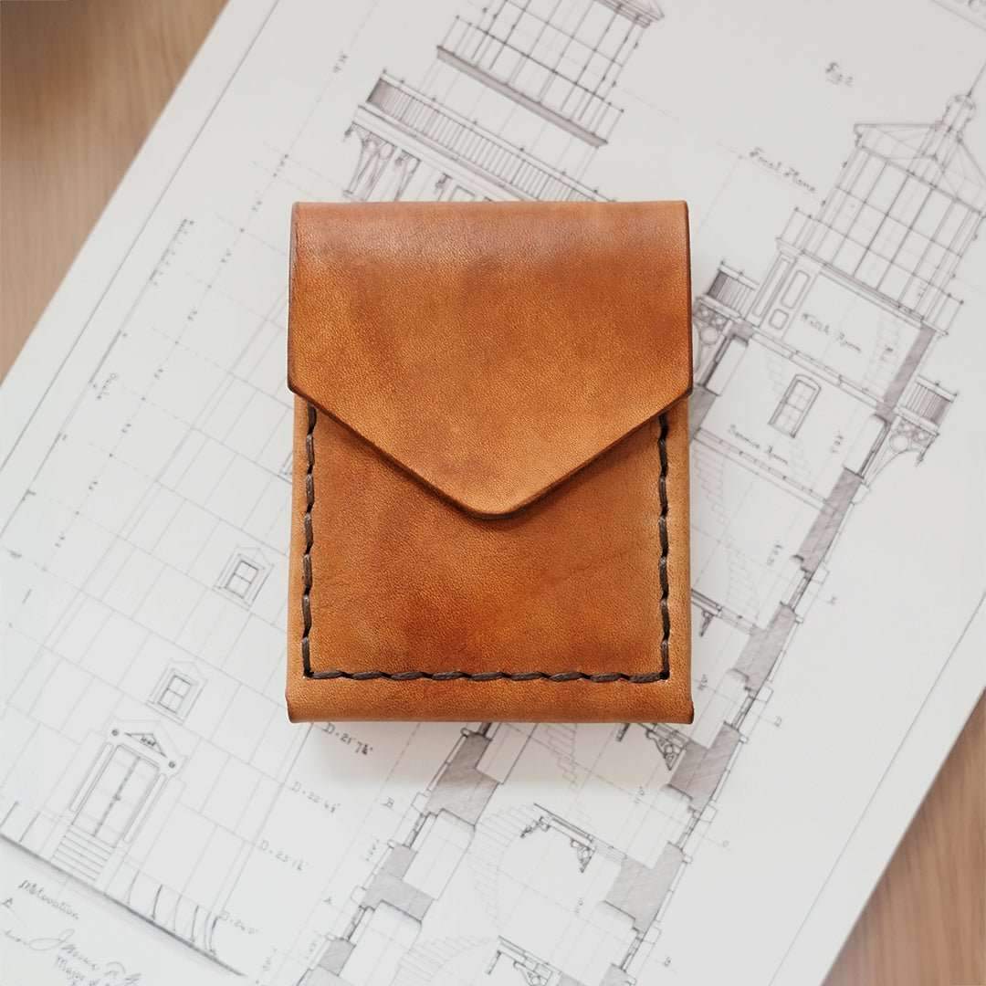 Oldis Three: Minimalist Vertical Wallet