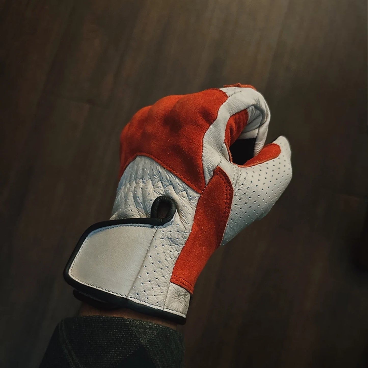 Vintage leather motorcycle gloves with classic design, perfect for riders who appreciate retro style and durability.