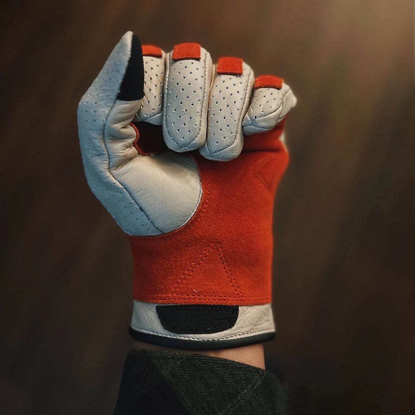 Vintage leather motorcycle gloves with classic design, perfect for riders who appreciate retro style and durability.